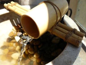 Закрываем дно галькой