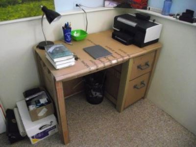 Письменный стол из картона